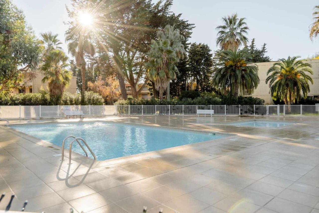 Spacious Apartment At A 5 Min Walk From The Beach Antibes Exterior photo