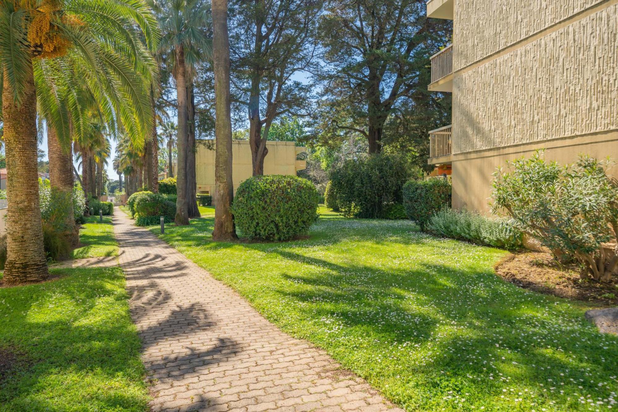 Spacious Apartment At A 5 Min Walk From The Beach Antibes Exterior photo